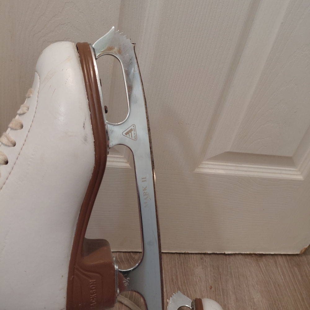 Jackson Classic White Ice Skates - Picture 7 of 8